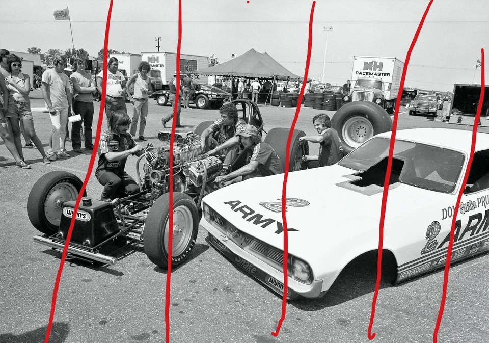 Don Prudhomme Army Cuda FC "off-track" 12 x 18 foto en blanco y negro Foto 1 de 1