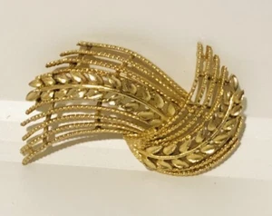 Lisner Gold Tone Leaf Brooch Signed Brooch Vintage - Picture 1 of 4