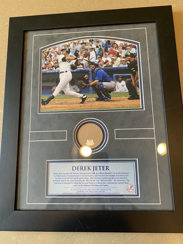Steiner DEREK JETER New York Yankees Game Used Bat Collage 21" x 17" Cover
