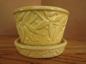 Vintage McCoy Pottery Dots and Leaves Planter & Tray Yellow - Picture 1 of 12
