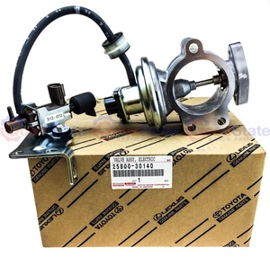 Genuine Toyota Hiace KDH201 1KD 3.0 Diesel Exhaust Gas Recirculation EGR Valve - Picture 1 of 8