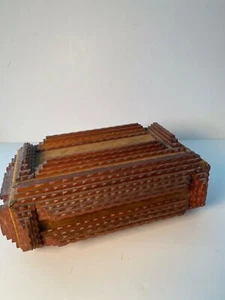 Sale!!!Vintage/Antique “Tramp Art” Wood Box pre-owned - Picture 1 of 11