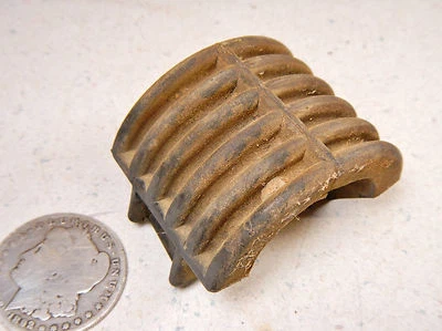 Buje de montaje del tanque de gasolina Suzuki DR400 80 #2 Foto 1 de 4