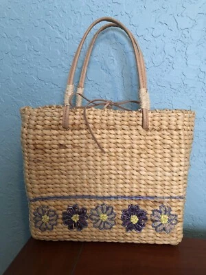 Cartera pequeña de paja Xhilaration con forro de algodón patrón floral 8 x 7 x 3 Foto 1 de 4