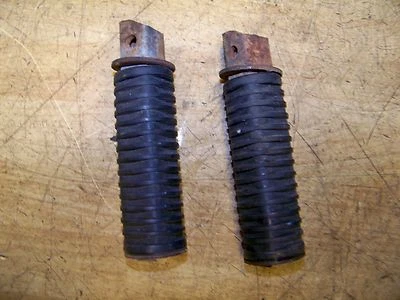 Honda CB400 CB 400 F 1975 estriberas traseras Foto 1 de 3