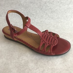 clarks womens red sandals