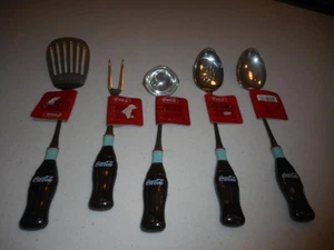SELTENES 5ER SET COCA COLA KÜCHEN SERVIERGESCHIRR FLASCHENFÖRMIGE GRIFFE - Bild 1 von 4