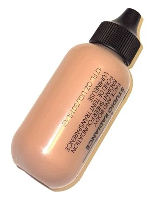 MAC Studio Radiance Face and Body Radiant Sheer Foundation W3 50ml - Bild 1 von 2