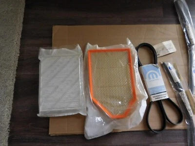 ЗАРЯДНОЕ УСТРОЙСТВО MOPAR SRT DODGE 6,4 Л 392 РЕМЕНЬ ВЕНТИЛЯТОРА, ВОЗДУШНЫЙ ФИЛТ, ЛОПАСТИ, КАБИНА FIL 2011-2016 - Изображение 1 из 4