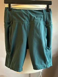 Mondetta Performance + Luxus Damen grüne Active Shorts - Größe M - Bild 1 von 3