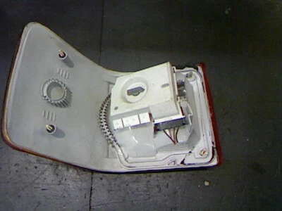 Feu Arrière Droit Audi 90 2.3 E 89 Berline - Photo 1/3