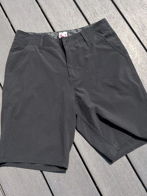 Oakley Men's Casual Shorts Size 30 Black Great Condition - Image 1 of 4