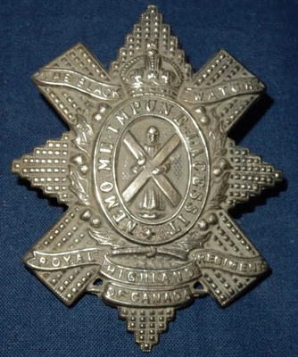 THE ROYAL HIGHLAND REGIMENT OF CANADA BLACK WATCH GLENGARRY CAP BADGE LUGS KC - Image 1 of 2