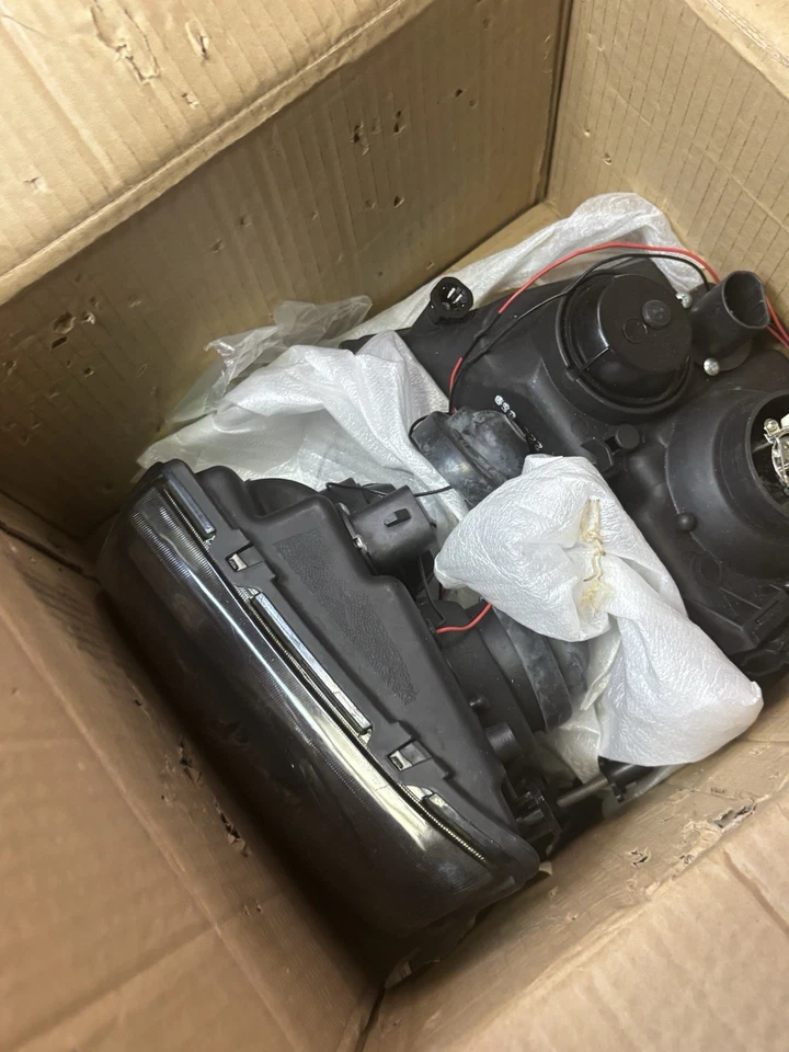 转角灯转向信号适用于福特 Ranger MAZDA B2500 1998 - 2001 右/左 — 第 1/4 张图片