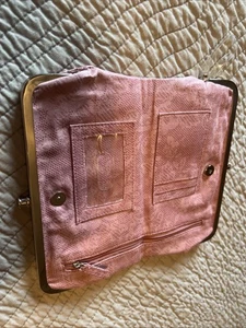Rosefarbene Geldbörse/Clutch mit mehreren Fächern. Nie benutzt . Ohne Etikett .markenlos - Bild 1 von 9