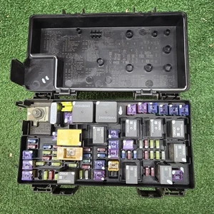 2012 Jeep Liberty Fuse Relay Box Multifunction 68105502AC - A/T 3.7L - Picture 1 of 6