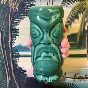 Vintage 2004 grün Accoutrements Keramik TIKI Becher Heinie Skulptur Pottery Barware Gesicht - Bild 1 von 20
