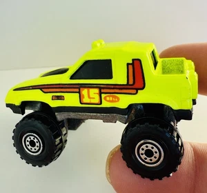 Hot Wheels 1991 Blue Card #219 Gulch Stepper Neon Yellow Suzuki Sidekick 4x4 - Bild 1 von 6