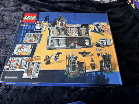 LEGO Super Heroes 10937 Batman Arkham Asylum Breakout 1619 pcs Box Sep