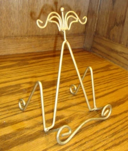 Vtg Ornate Gold-Tone Metal Plate Art Display Easel Stand W=5.25", H=7.25" 700 - Picture 1 of 3