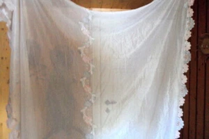 Gardine,Stores,Schwalbenschwanz,pastellfarbige Blüten seitlich,150 cm x 15 Meter - Bild 1 von 4