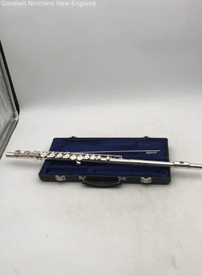 Gemeinhardt 2SP Flute Woodwind Musical Instrument Bundle Hard Case - Image 1 of 4
