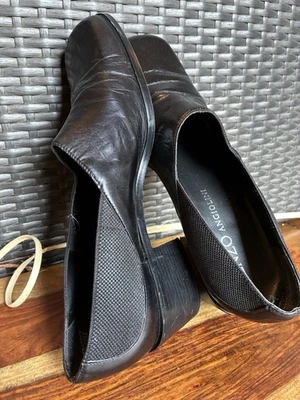 Sapatos femininos Enzo Angiolini 10M salto alto marrom/preto biqueira quadrada de couro - Imagem 1 de 4