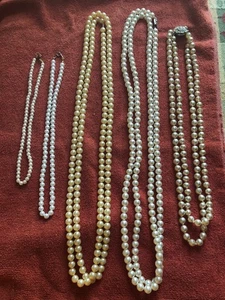 Lot Of 5 Vintage Faux Pearl Necklaces - Picture 1 of 1