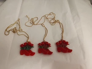 Vintage Set 3 Dutch Shoes with Spring Tulips Pendant Red Shade Pulls Pendants - Picture 1 of 11