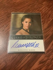 GAME OF THRONES AUTO CARD ROXANNE McKEE 2012 RITTENHOUSE HBO - Foto 1 di 2