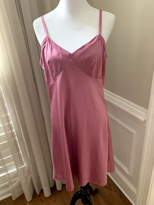 Camisola Apt 9 grande l vestido chemise rosa poli tecido cetim fino legal - Imagem 1 de 4