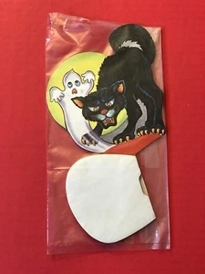 Black Cat & Ghost On Pumpkin fold out centerpiece. Unknown maker. - Picture 1 of 2