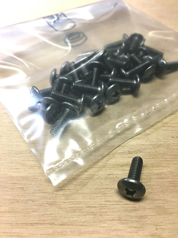 VITE ACCIAIO INOX M4X12 TESTA CILINDRICA BOMBATA IMPRONTA STELLA PH2 20PZ. - Immagine 1 di 1