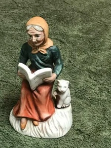CROWN ROYAL BEAUTIFULLY HAND PAINTED OLDER LADYFIGURINE,SITTING WITH HER CAT - Picture 1 of 1