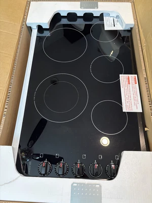 Cocina eléctrica Frigidaire FFEC3625US 36"W 5 quemadores - inoxidable Foto 1 de 3