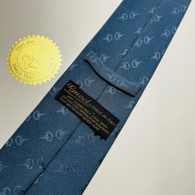 Gravata GUCCI genuína azul pálido sólido 100% seda com sobreposição Horsebit 57x3,25” rara - Imagem 1 de 4
