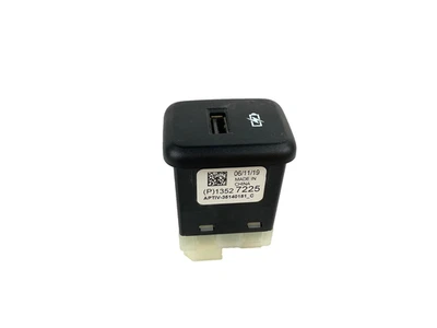 2018-2024 BUICK ENCLAVE REAR RIGHT OR LEFT QUARTER PANEL USB OUTLET OEM 13527225 - Image 1 of 4