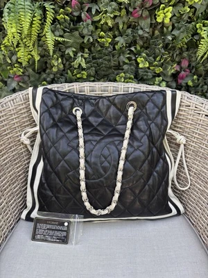 Auténtico bolso de mano Chanel oversize bicolor acolchado cuero negro cordón CC RARO Foto 1 de 4