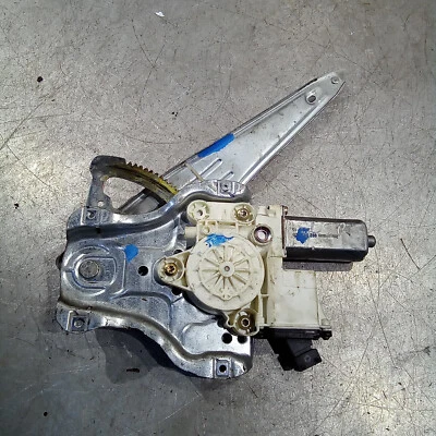 Regulador y motor ventana trasera Toyota Corolla E12 2000-06 5 puertas conductor/derecha/os Foto 1 de 4