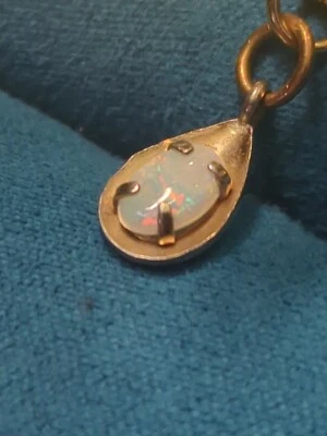 Collar de 18 quilates GF con delicado colgante de ópalo de cristal australiano Foto 1 de 4