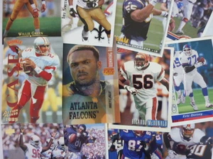 Lot of 100 Assorted Football Cards - Bild 1 von 1
