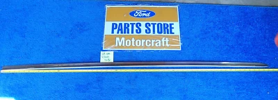 Ford Mainline 1956 sedán cuarto trasero inferior panel moldura #56,5 Foto 1 de 4