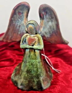 Statuina Angelo con Cuore Ceramica Raku Firmata Artista J. Diller - Foto 1 di 6