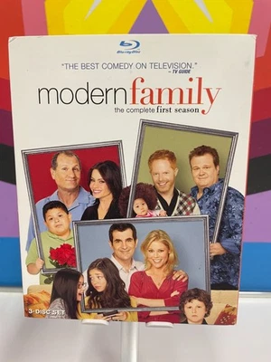 Modern Family: The Complete First Season [Blu-ray] w/slipcover - Image 1 of 2