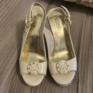 MICHAEL Michael Kors Beige Patent Leather High Heels Wedge Slingback Sandals 7.5 - Picture 1 of 19