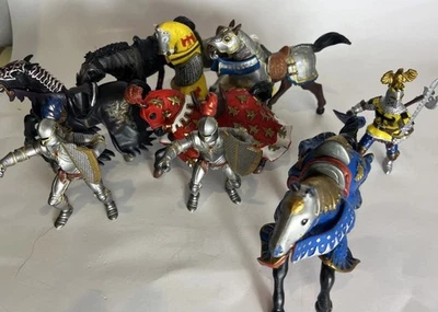 Lote Papo con Caballeros y Caballos Medievales; 6 Caballos, 3 Caballeros Foto 1 de 4
