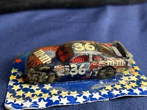 2001 Action #36 Ken Schrader M&Ms Halloween 1:64 NASCAR ancora avvolto - Foto 1 di 4