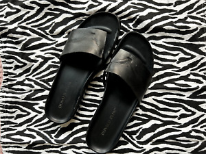Donald Pliner FIFI Slide On Sandal Black Sz 8M Great Condition