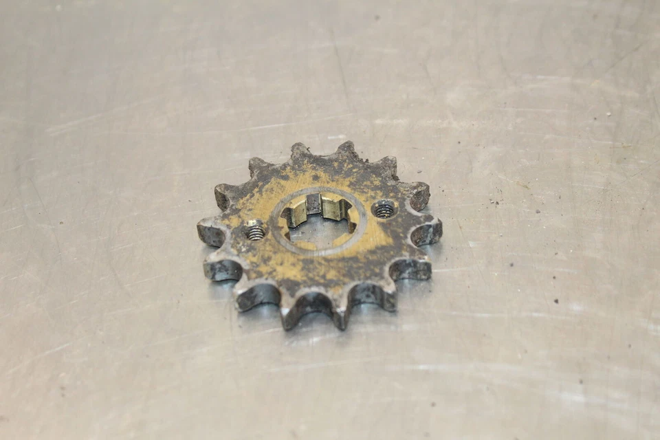 Yamaha DT100 1975 piñón delantero T721 Foto 1 de 4