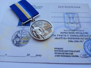 UKRAINIAN MEDAL LIQUIDATOR OF THE AFTERMATH OF THE CHERNOBYL ACCIDENT IN 1986-90 - Picture 1 of 11
